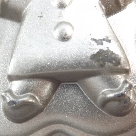 Vintage Gingerbread Loaf Pan, Nordic Ware, Heavy Cast Aluminum BAKEWARE - Picture 4 of 16